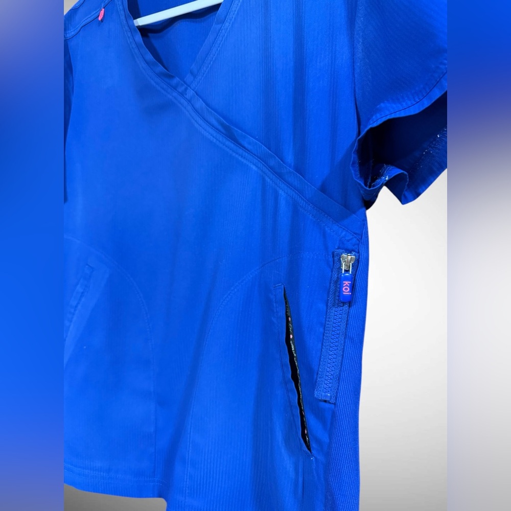 Koi Lite Women's Philosophy 3-Pocket Mock-Wrap Scrub Top in Blue Size Large - Picture 3 of 10